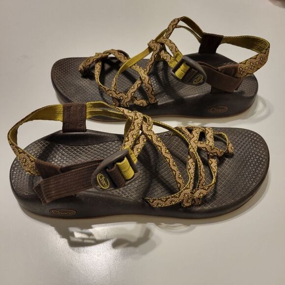 11 CHACO VIBRAM TAN BROWN ADJUSTABLE STRAP ACTIVE OUTDOOR SANDALS - Picture 2 of 10